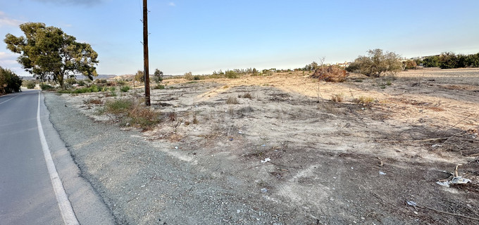 Жилое поле на продажу в Ларнака