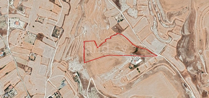 Сельскохозяйственное поле на продажу в Ларнака