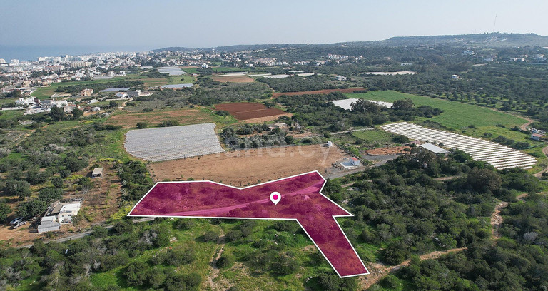 Parcela turística a la venta en Protaras