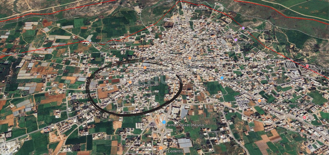 Tomt avsedd för boende till salu i Deryneia