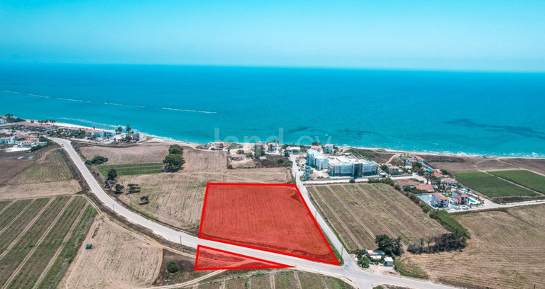 Туристическое поле на продажу в Ларнака