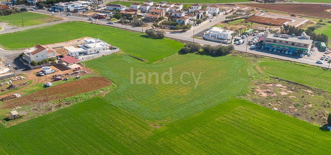 Tomt avsedd för boende till salu i Deryneia
