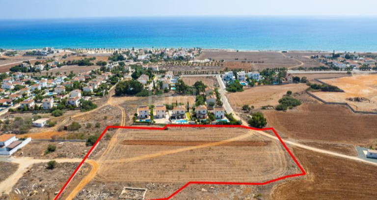 Touristic plot for sale in Sotira