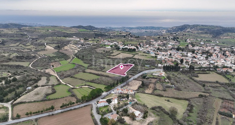 Campo a la venta en Paphos