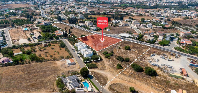 Fält avsett för boende till salu i Paphos