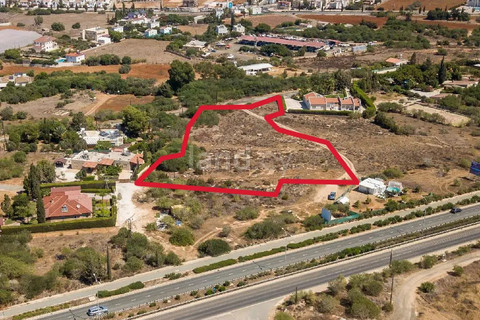 Touristic plot for sale in Pernera