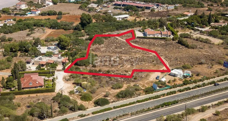 Touristic plot for sale in Pernera