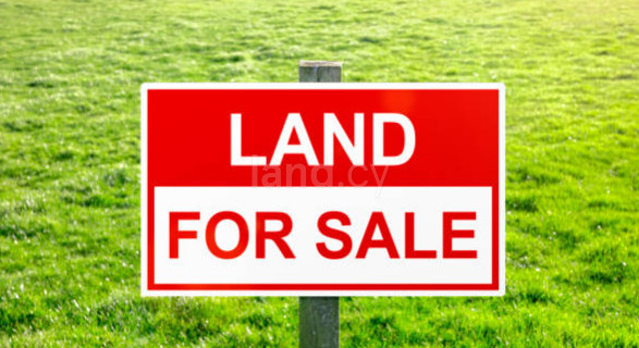 Fält avsett för boende till salu i Larnaca