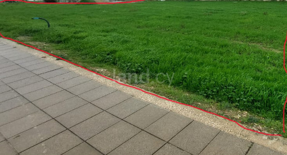 Kommersiellt fält till salu i Larnaca