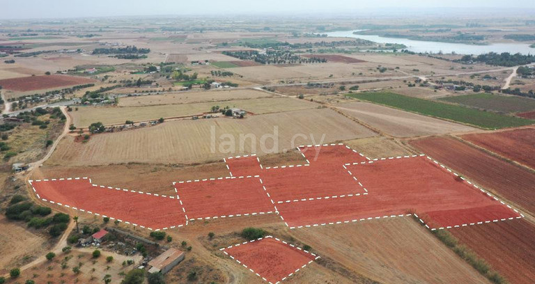 Landwirtschaftliches Baugebiet in Avgorou zu verkaufen