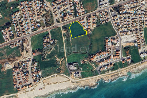 Touristic plot for sale in Ayia Thekla