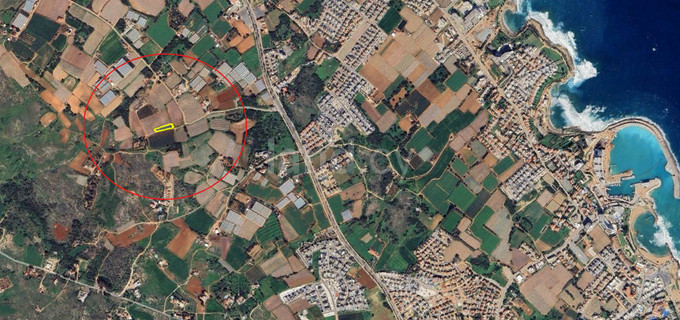 Fält avsett för boende till salu i Paralimni