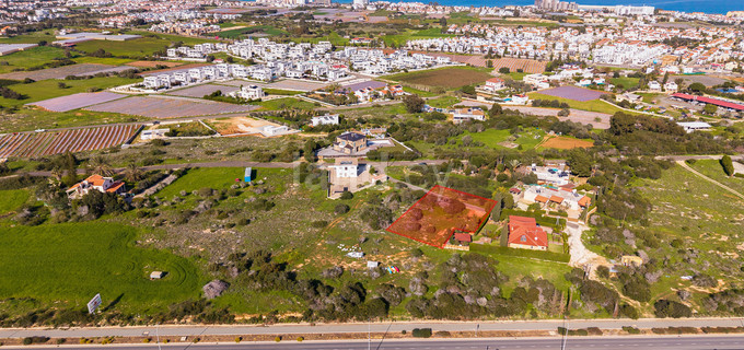 Campo turístico a la venta en Paralimni