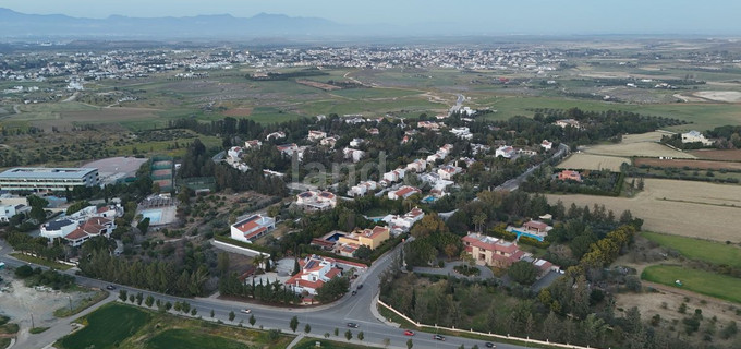 Tomt avsedd för boende till salu i Nicosia