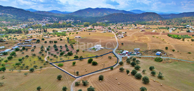 Fält avsett för boende till salu i Larnaca