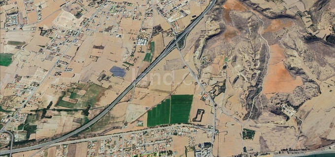 Fält avsett för boende till salu i Larnaca