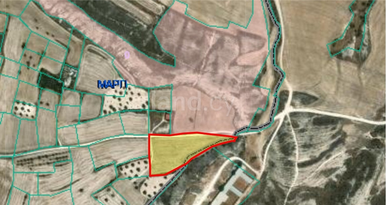 Jordbruksfält till salu i Nicosia