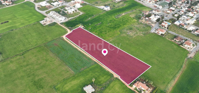 Fält avsett för boende till salu i Avgorou