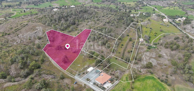 Pole na sprzedaż w Nicosia