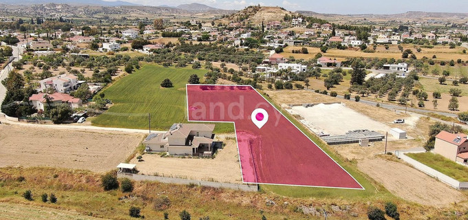 Pole na sprzedaż w Nicosia