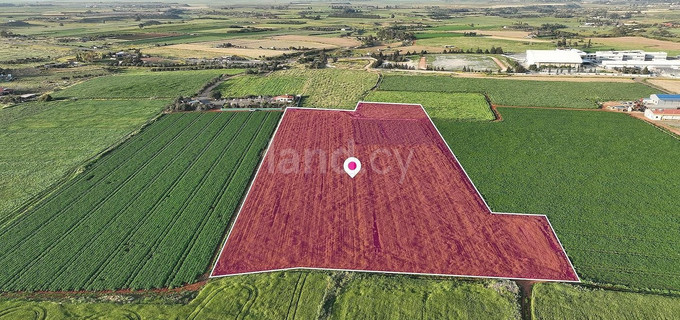 Fält avsett för boende till salu i Avgorou