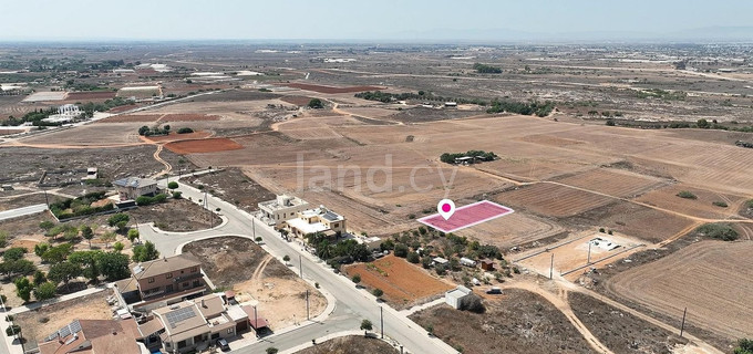 Fält avsett för boende till salu i Deryneia