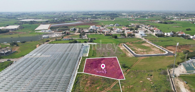 Fält avsett för boende till salu i Deryneia