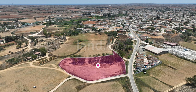 Fält avsett för boende till salu i Avgorou