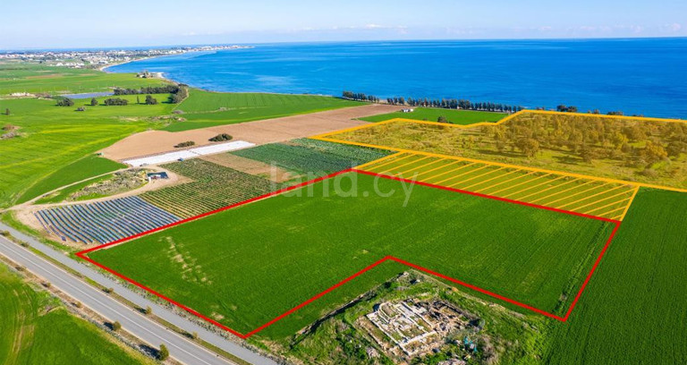 Touristisches Grundstück in Larnaca zu verkaufen