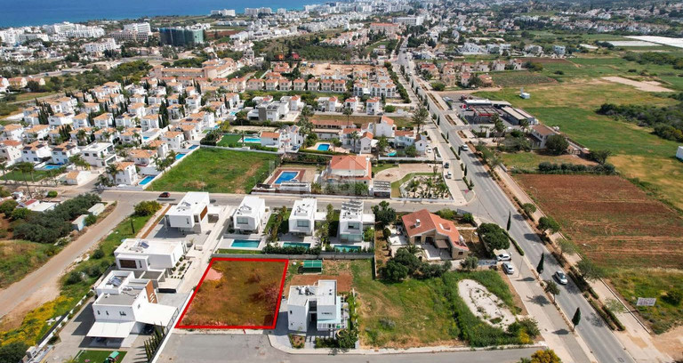 Τουριστικό οικόπεδο προς πώληση - Πρωταράς