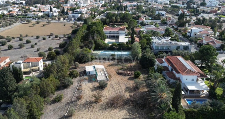 Tomt avsedd för boende till salu i Nicosia