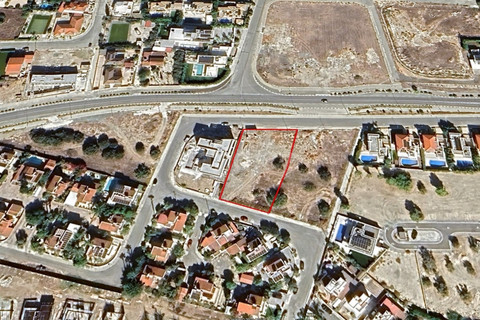 Plot for sale in Larnaca