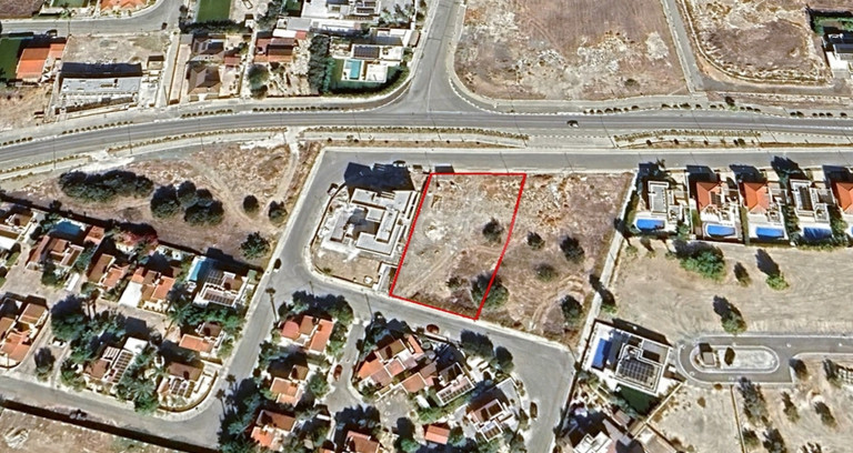 Plot for sale in Larnaca