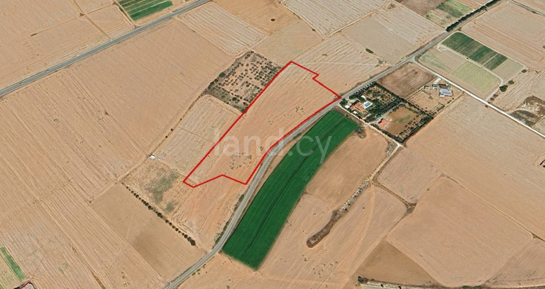 Plot for sale in Larnaca
