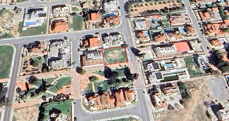Plot for sale in Larnaca