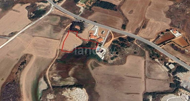 Plot for sale in Paralimni