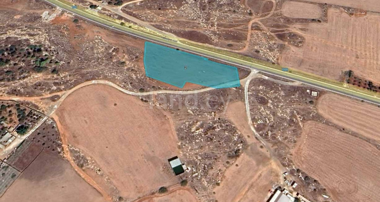 Plot for sale in Frenaros