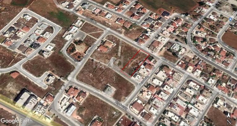 Plot for sale in Frenaros