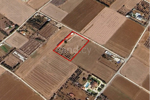 Plot for sale in Larnaca
