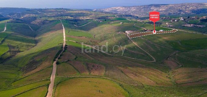 Pole turystyczne na sprzedaż w Paphos