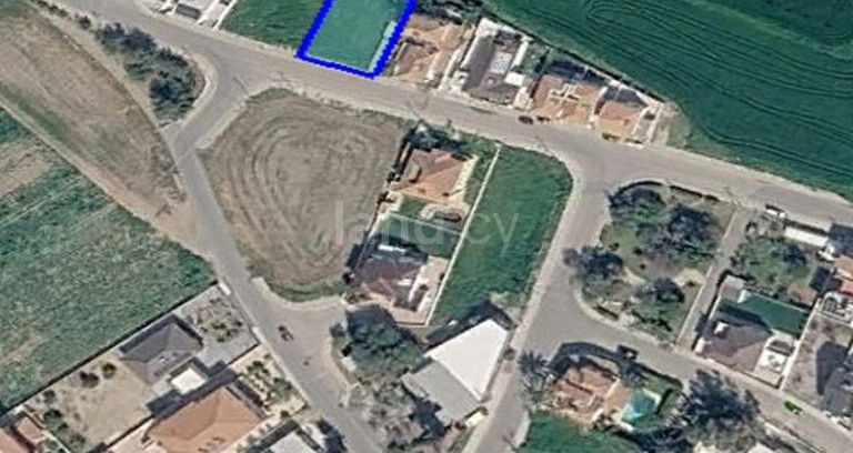 Plot for sale in Larnaca