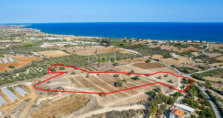 Pole mieszkaniowe na sprzedaż w Larnaca