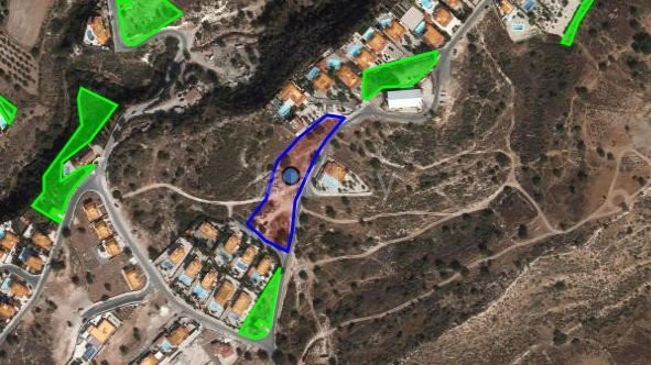 Fält avsett för boende till salu i Paphos