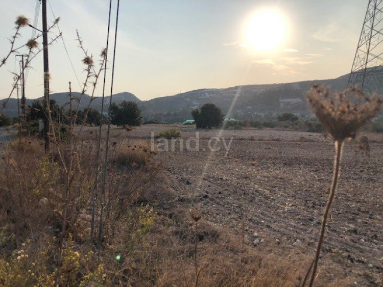 Jordbruksfält till salu i Limassol