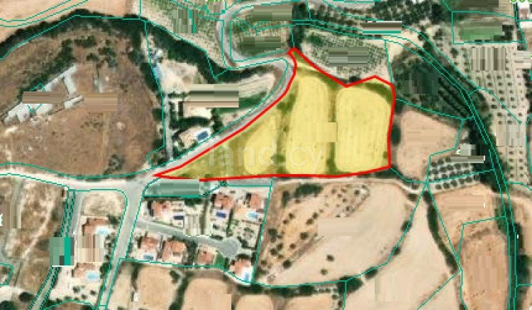 Pole mieszkaniowe na sprzedaż w Limassol