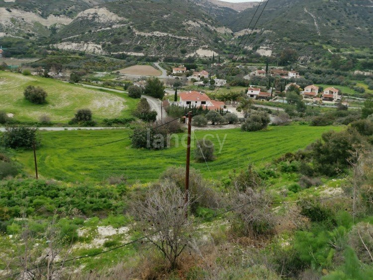 Campo residencial a la venta en Larnaca