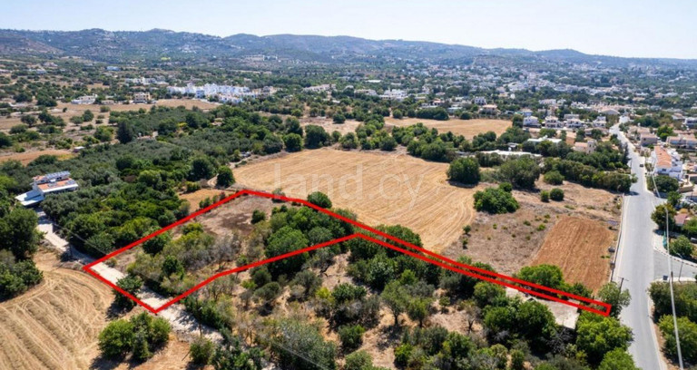 Campo residencial a la venta en Paphos