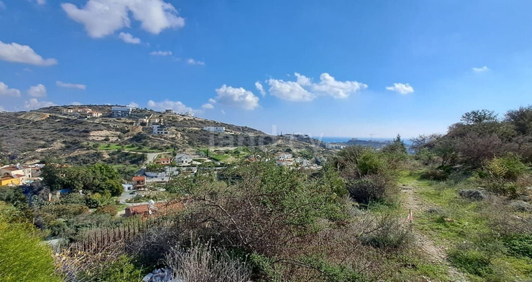 Tomt avsedd för boende till salu i Limassol