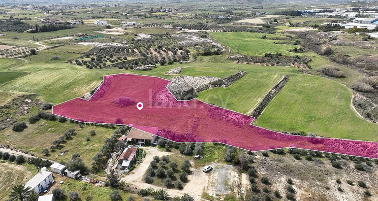 Campo a la venta en Nicosia