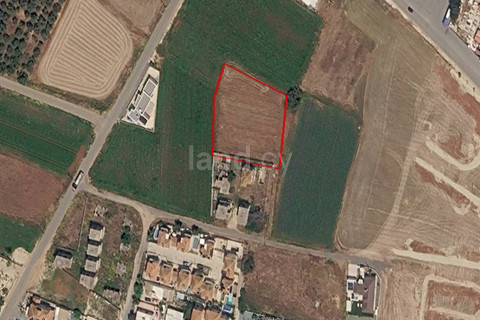 Plot for sale in Larnaca